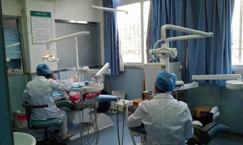 武汉单颗种植牙医院排行榜，武汉华中科技大学医院口腔科单颗种植牙表现不俗~在榜