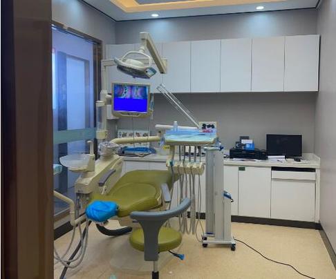 南京钛合金种植牙医院排行榜，南京鼓楼医院口腔科钛合金种植牙口碑持续高涨高居首位